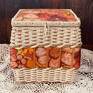 Vintage Singer Woven Wicker Sewing Craft Basket Satin Lining Handle Made Japan